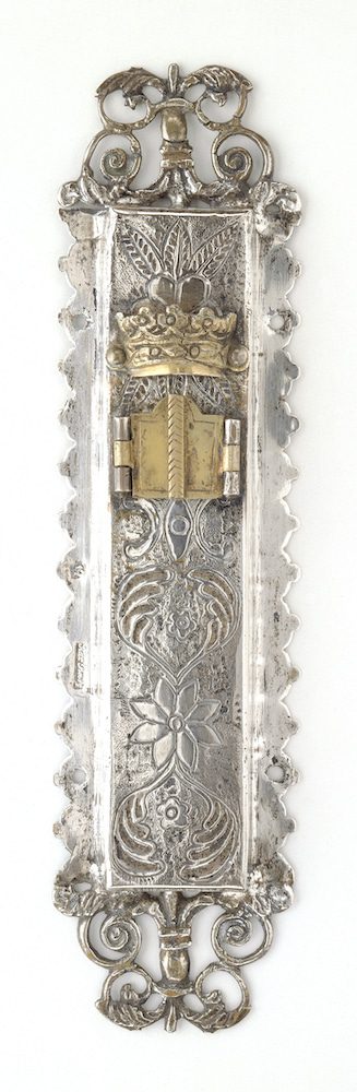 design of the mezuzah case in silver