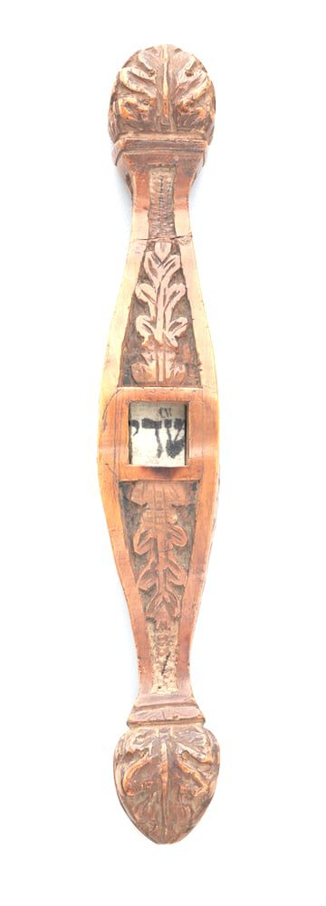 design of the mezuzah case in wood