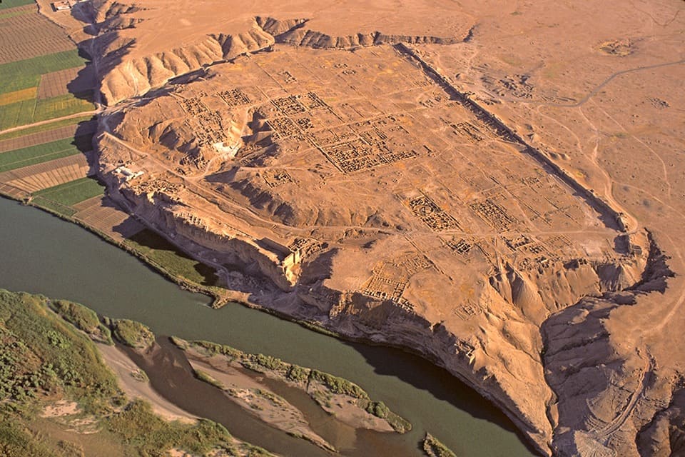 Aerial view location of the Dura Europos Synagogue in the Syrian desert. Ancient Jewish Art Treasures Aerial view location of the Dura Europos Synagogue in the Syrian desert. Ancient Jewish Art Treasures