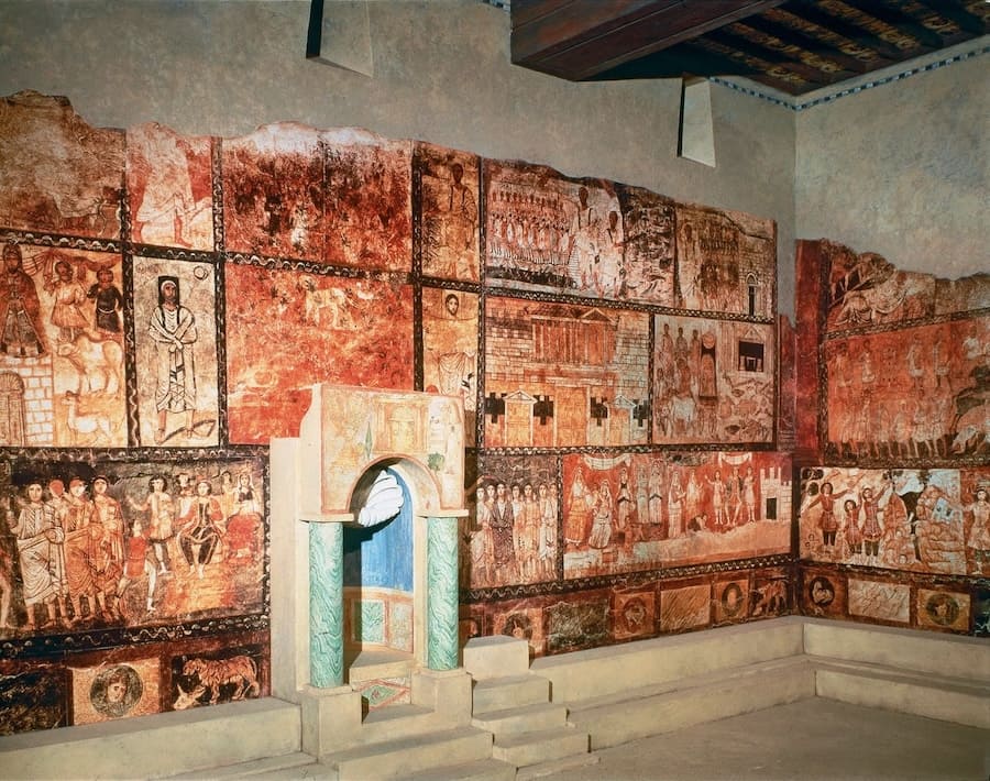 Dura Europos Synagogue wall reconstruction at the National Museum, Damascus. Ancient Jewish Art Treasures Dura Europos Synagogue wall reconstruction at the National Museum, Damascus. Ancient Jewish Art Treasures